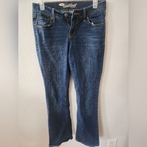 Old Navy Sweetheart jeans. Mid rise, size 2 short.